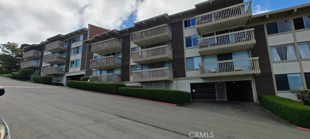 Image 63 of property listing at 6542 D-102 Ocean Crest, Rancho Palos Verdes, CA 90275