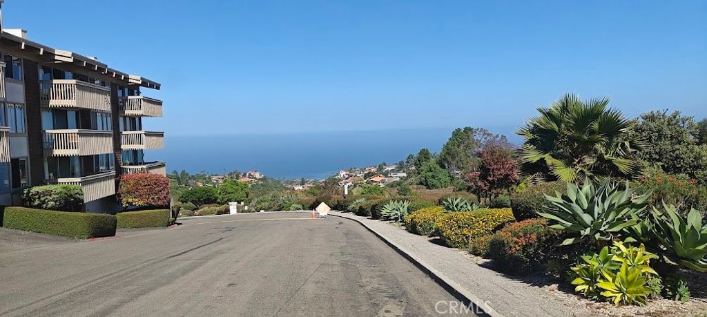 Image 64 of property listing at 6542 D-102 Ocean Crest, Rancho Palos Verdes, CA 90275