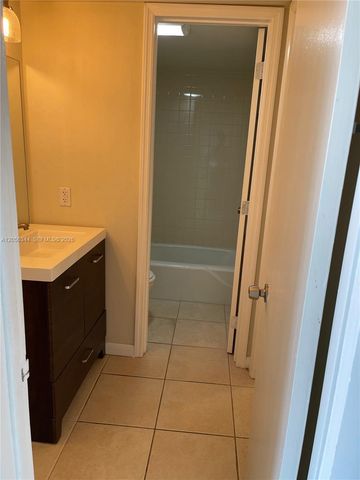 4222 Inverrary Boulevard 4512, Lauderhill, FL 33319