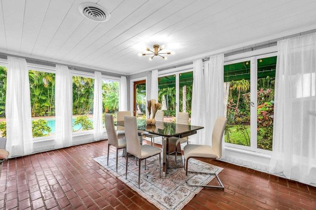 127 MIRAMAR Way, West Palm Beach, FL 33405