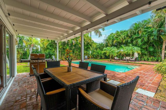 127 MIRAMAR Way, West Palm Beach, FL 33405