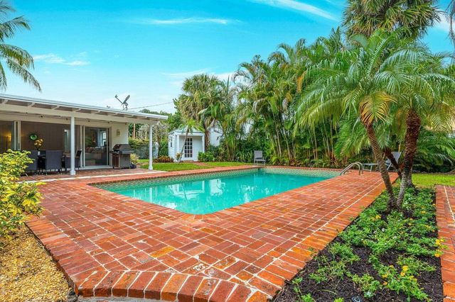 127 MIRAMAR Way, West Palm Beach, FL 33405