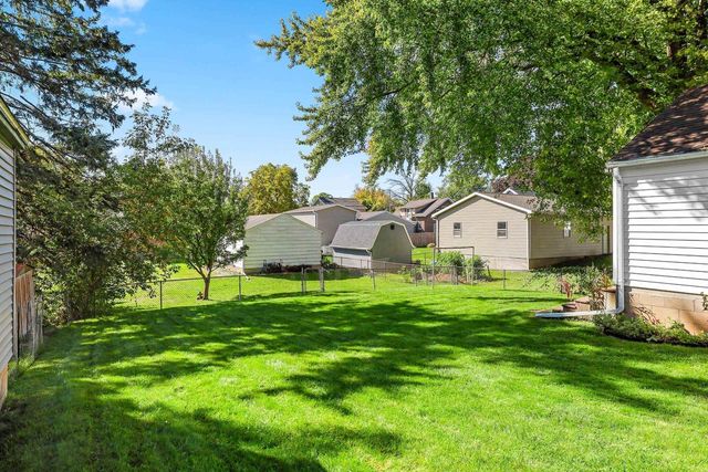 319 E LINCOLN AVENUE, Little Chute, WI 54140