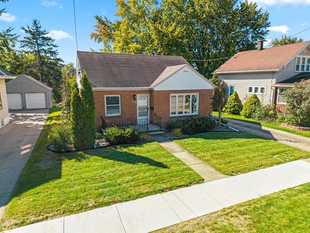 319 E LINCOLN AVENUE, Little Chute, WI 54140