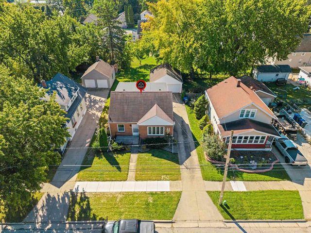 319 E LINCOLN AVENUE, Little Chute, WI 54140
