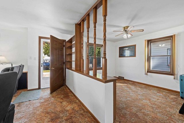 319 E LINCOLN AVENUE, Little Chute, WI 54140