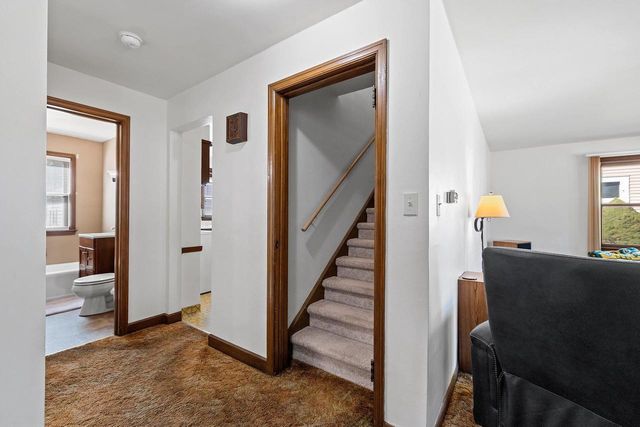 319 E LINCOLN AVENUE, Little Chute, WI 54140