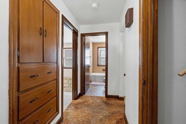 319 E LINCOLN AVENUE, Little Chute, WI 54140