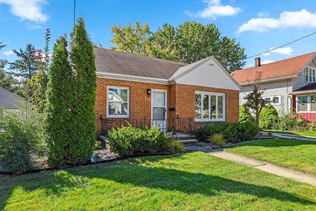 319 E LINCOLN AVENUE, Little Chute, WI 54140