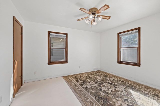 319 E LINCOLN AVENUE, Little Chute, WI 54140