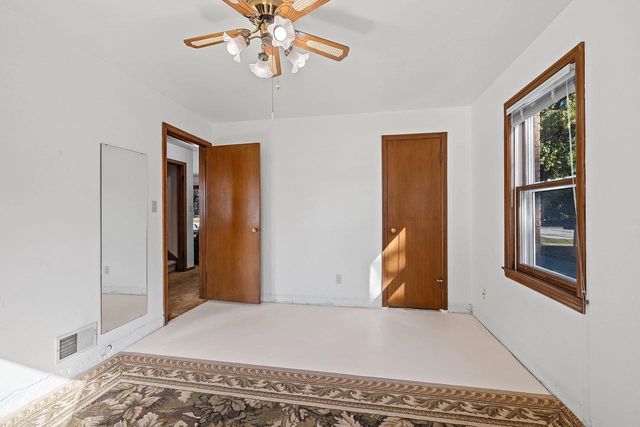 319 E LINCOLN AVENUE, Little Chute, WI 54140