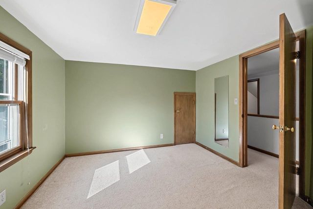 319 E LINCOLN AVENUE, Little Chute, WI 54140