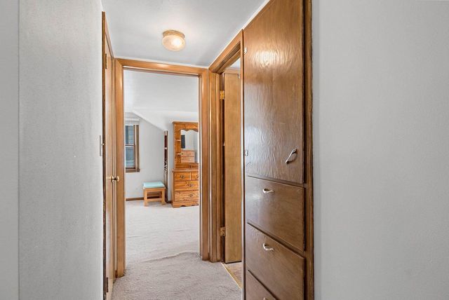 319 E LINCOLN AVENUE, Little Chute, WI 54140