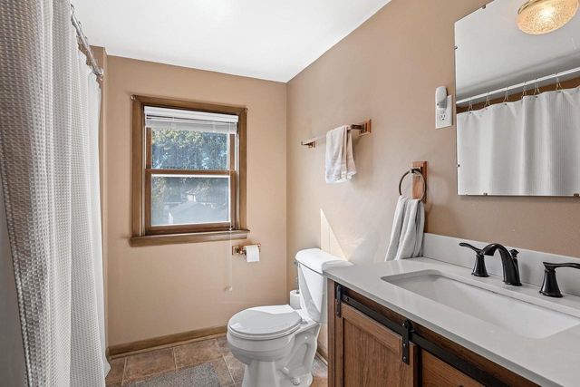 319 E LINCOLN AVENUE, Little Chute, WI 54140
