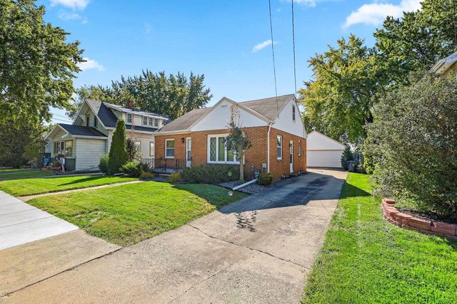 319 E LINCOLN AVENUE, Little Chute, WI 54140