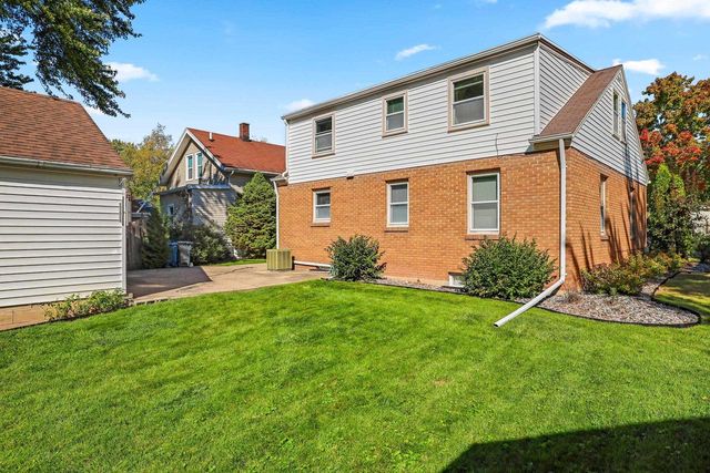 319 E LINCOLN AVENUE, Little Chute, WI 54140