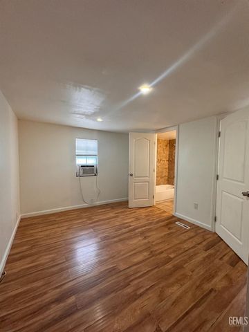 6601 Eucalyptus Drive 52, Bakersfield, CA 93306