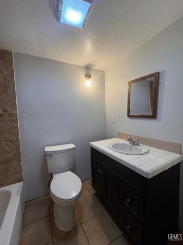 6601 Eucalyptus Drive 52, Bakersfield, CA 93306