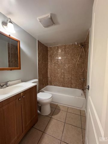 6601 Eucalyptus Drive 52, Bakersfield, CA 93306