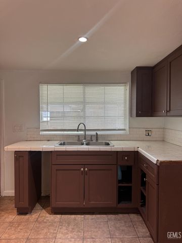 6601 Eucalyptus Drive 52, Bakersfield, CA 93306