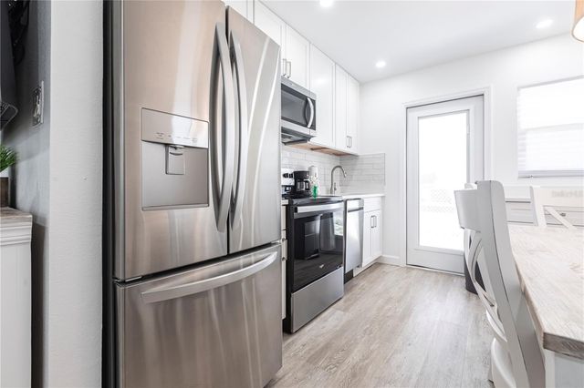 6020 MIDNIGHT PASS ROAD 7, Sarasota, FL 34242