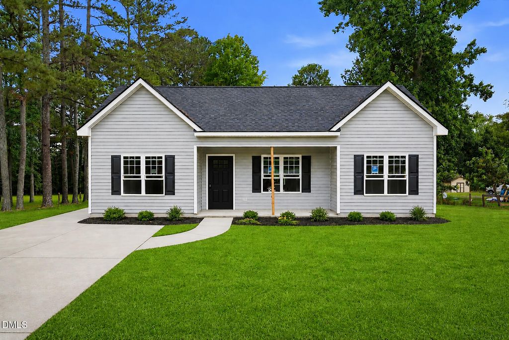 1126 Aquilla Road, Benson, NC 27504