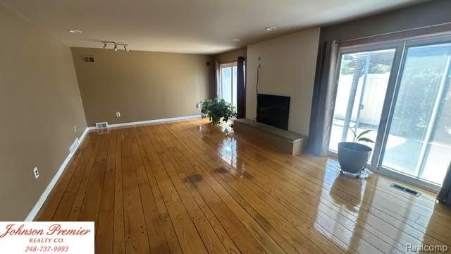 23345 Thorncliffe Street, Southfield, MI 48033
