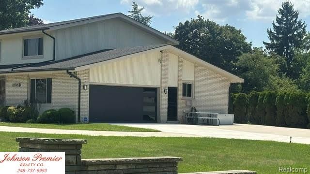 23345 Thorncliffe Street, Southfield, MI 48033