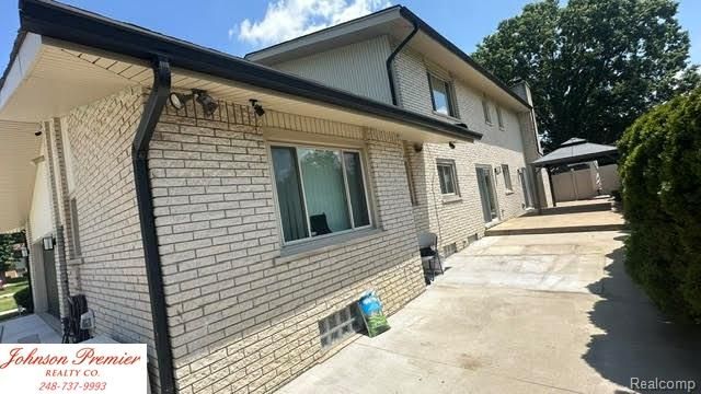 23345 Thorncliffe Street, Southfield, MI 48033
