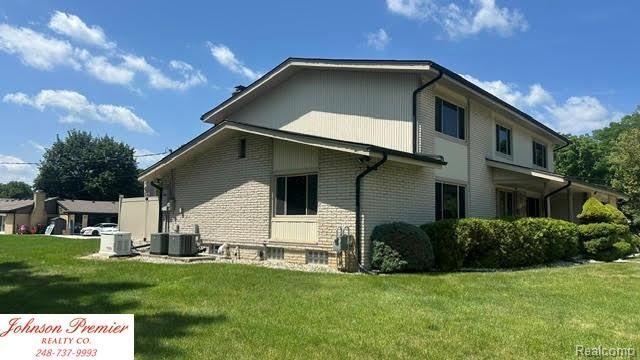 23345 Thorncliffe Street, Southfield, MI 48033