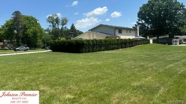 23345 Thorncliffe Street, Southfield, MI 48033