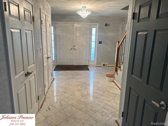 23345 Thorncliffe Street, Southfield, MI 48033