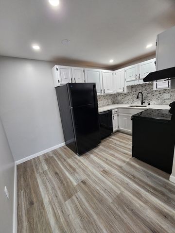 974-976 Main Street 10, Melrose, MA 02176