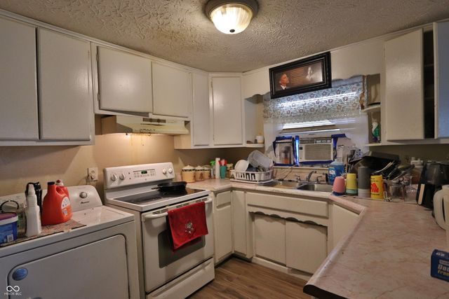 840 S Pershing Avenue, Indianapolis, IN 46221