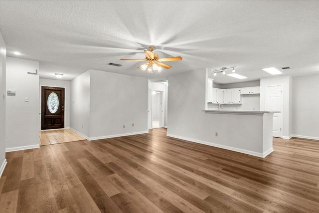 1802 Hollow Ridge DR, Cedar Park, TX 78613
