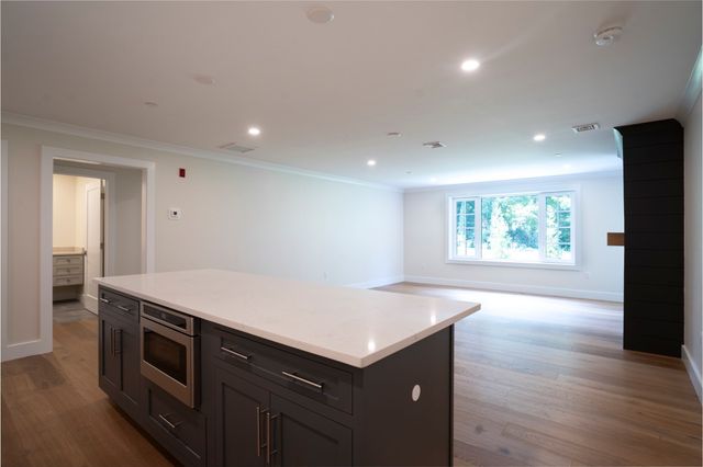 93 Bedford Street 110, Lexington, MA 02420