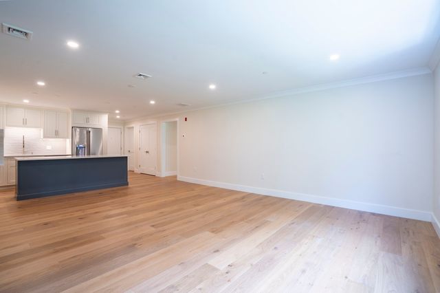 93 Bedford Street 110, Lexington, MA 02420