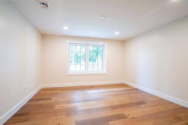 93 Bedford Street 110, Lexington, MA 02420