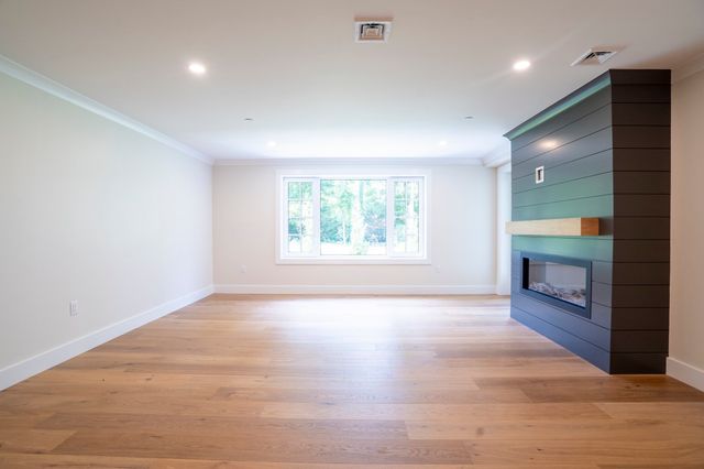 93 Bedford Street 110, Lexington, MA 02420