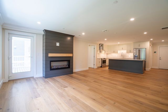 93 Bedford Street 110, Lexington, MA 02420