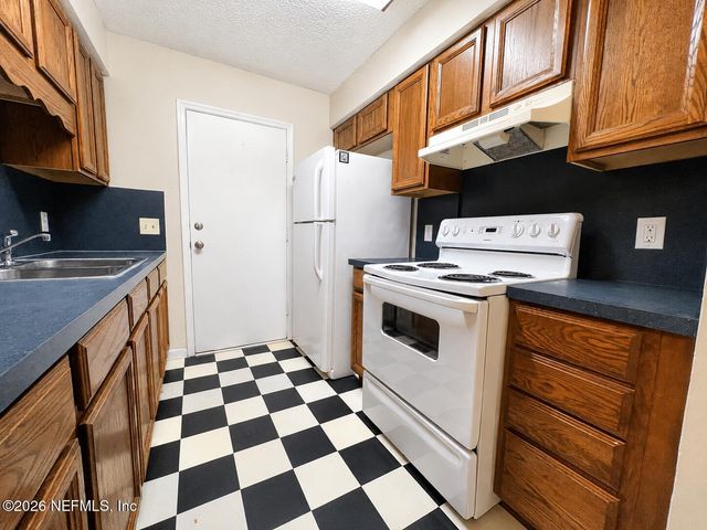 7913 JASPER Avenue, Jacksonville, FL 32211