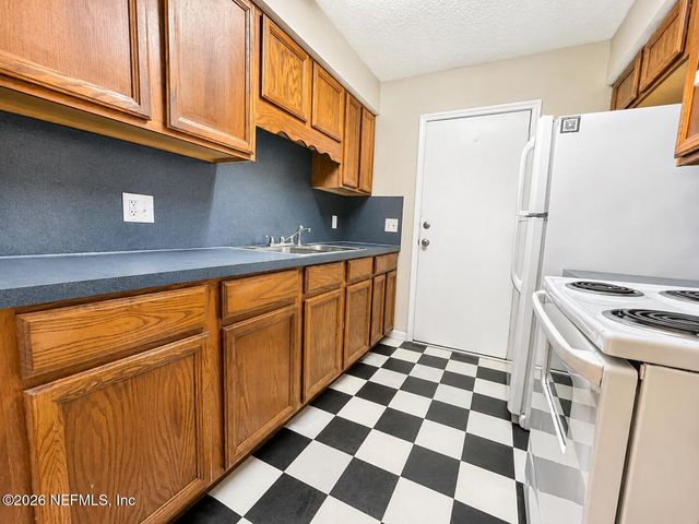 7913 JASPER Avenue, Jacksonville, FL 32211