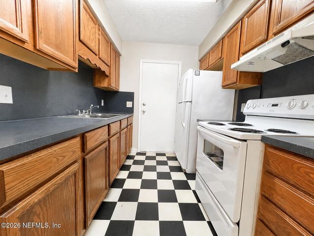 7913 JASPER Avenue, Jacksonville, FL 32211