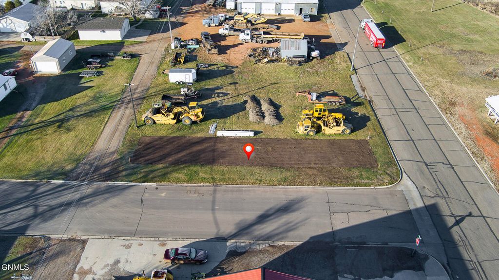 302 South Avenue W, Glen Ullin, ND 58631 photo 2