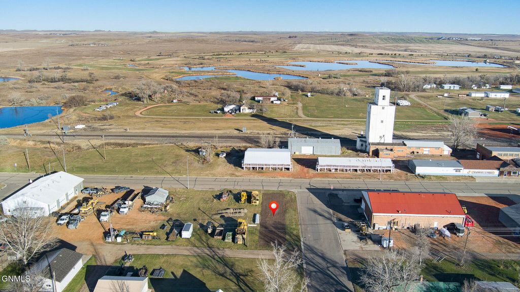 302 South Avenue W, Glen Ullin, ND 58631 photo 5