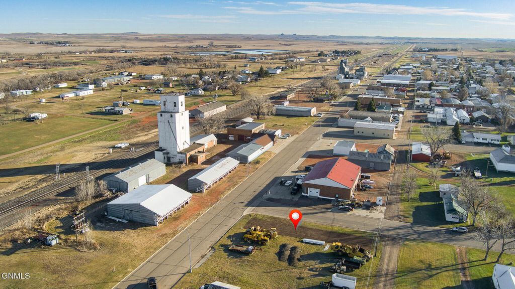 302 South Avenue W, Glen Ullin, ND 58631 photo 6