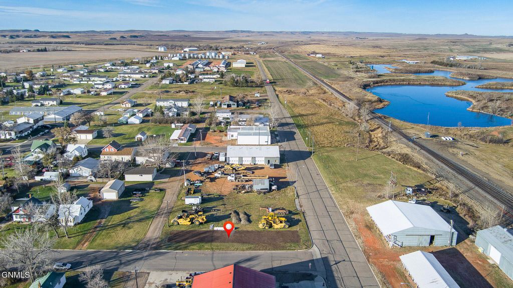 302 South Avenue W, Glen Ullin, ND 58631 photo 8