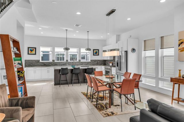 2402 ADDALIA ALLEY, Orlando, FL 32804