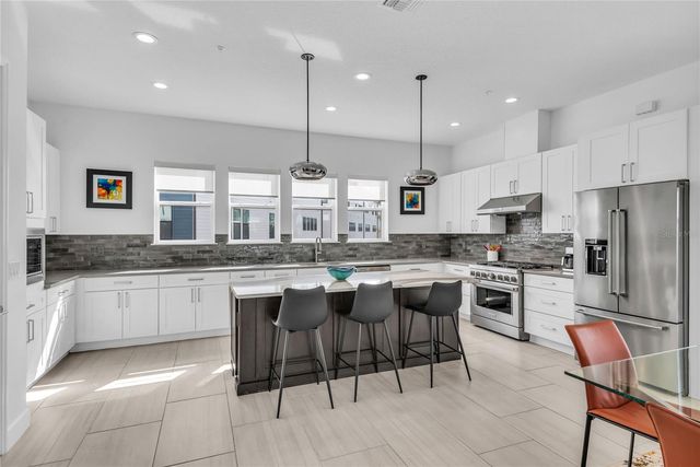 2402 ADDALIA ALLEY, Orlando, FL 32804