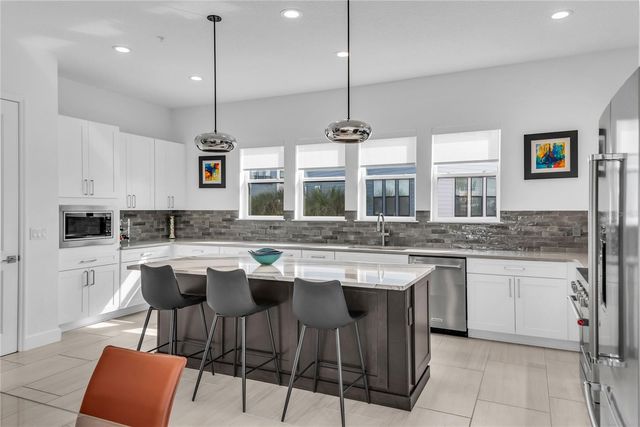 2402 ADDALIA ALLEY, Orlando, FL 32804